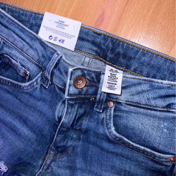 NEW SKINNY JEANS - Picture 2 of 4